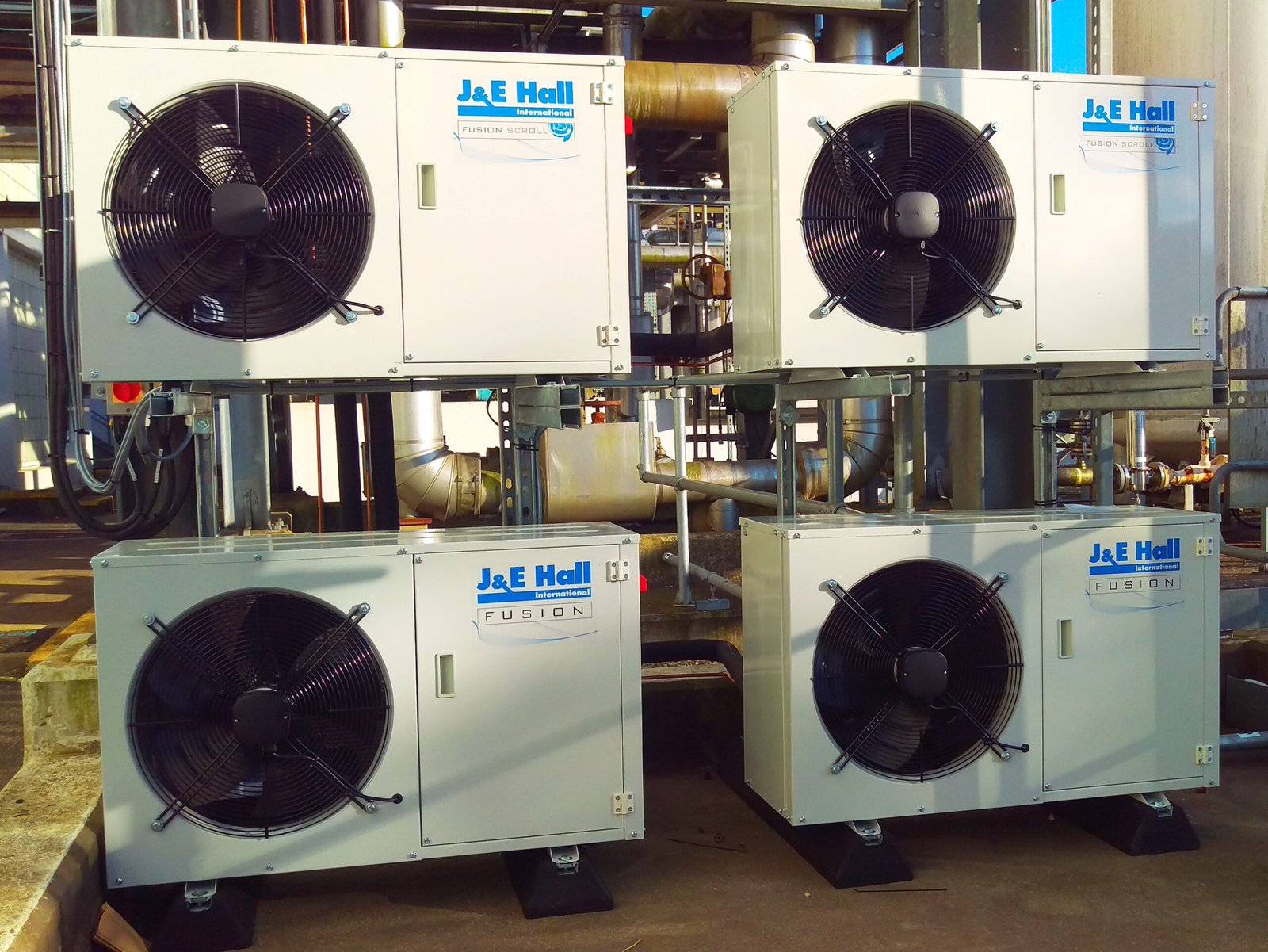 Group of 4 external cooling units