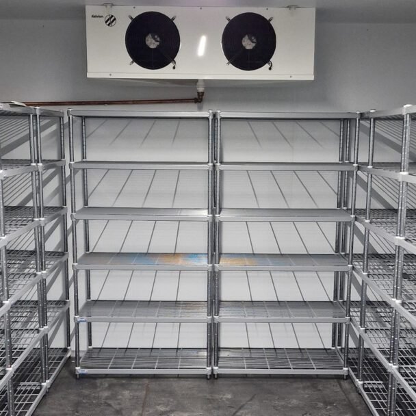 Coldroom with shelves