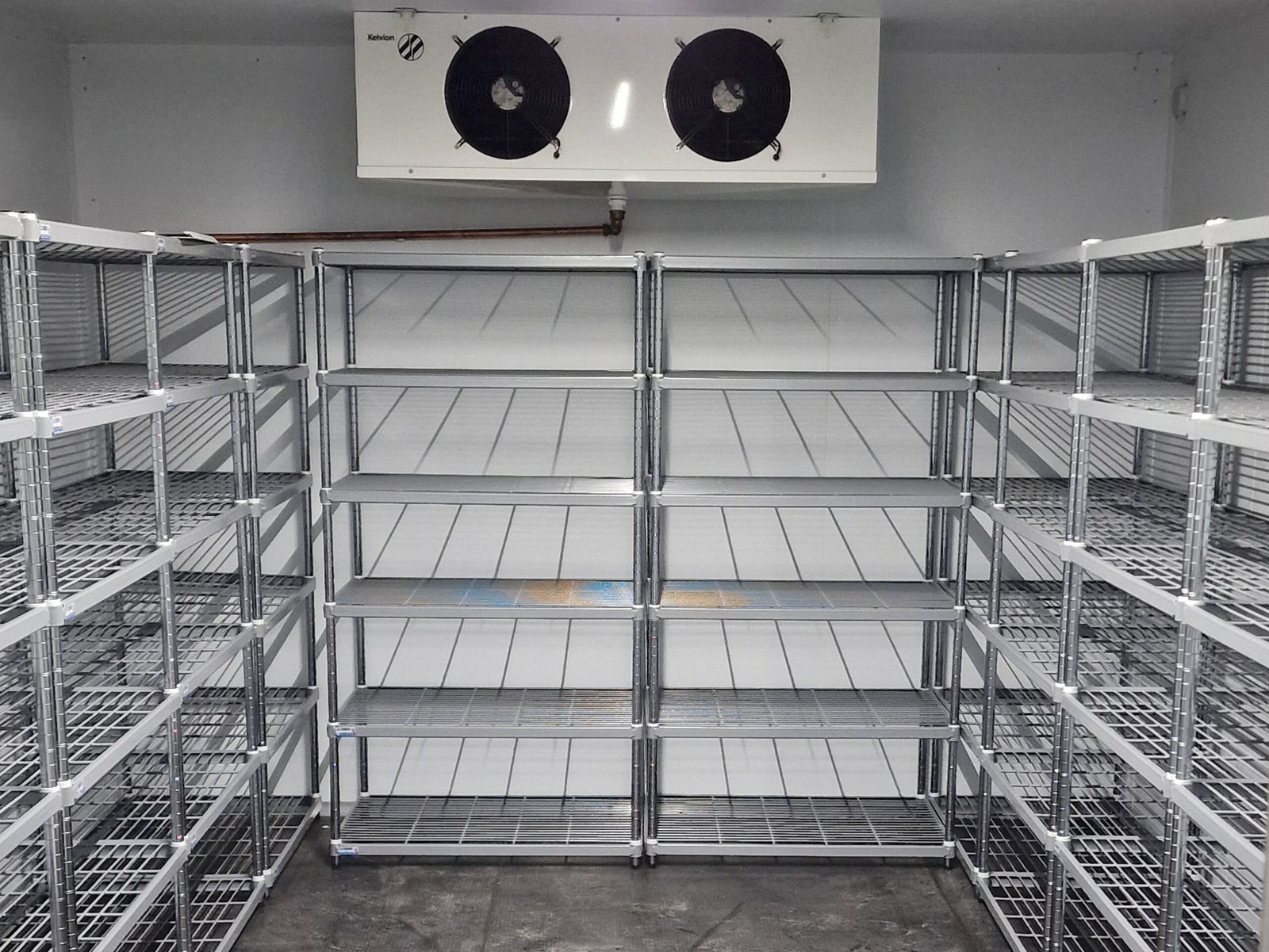 Coldroom with shelves