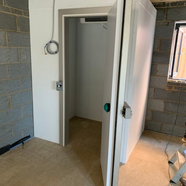 Open mini cold room