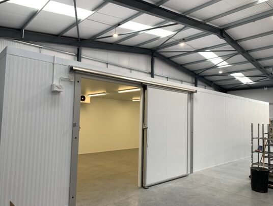 Cold room sliding doors
